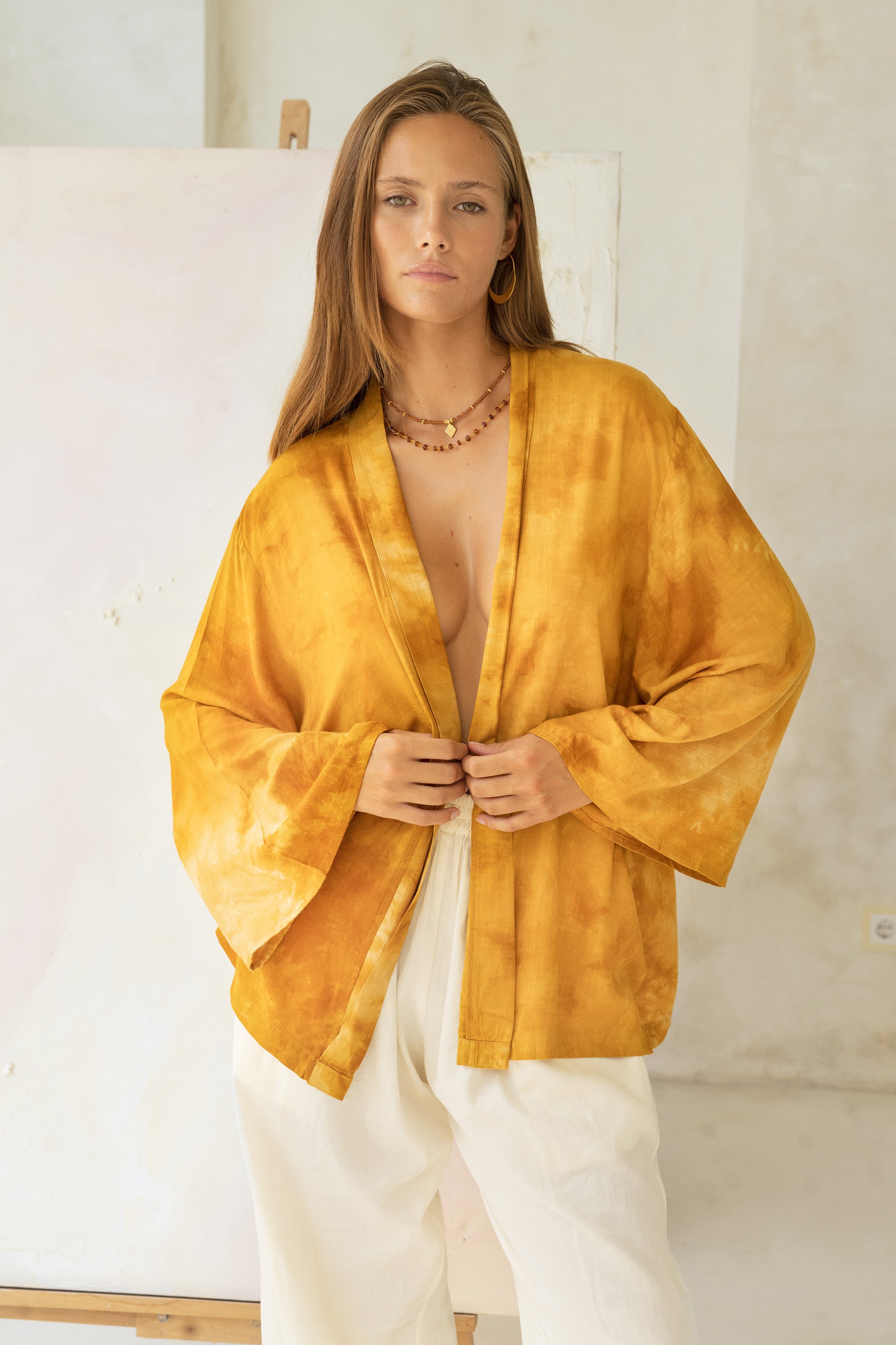 Amber Kimono detalle tela rayón tie-dye dorado - Kenshō verano boho